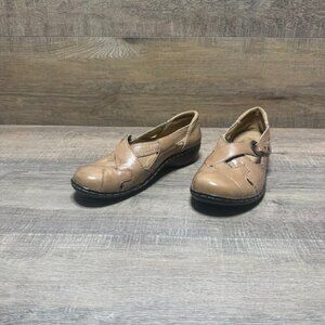 Clarks Ashland Tan Leather Low Heel Shoes Women's Size 6